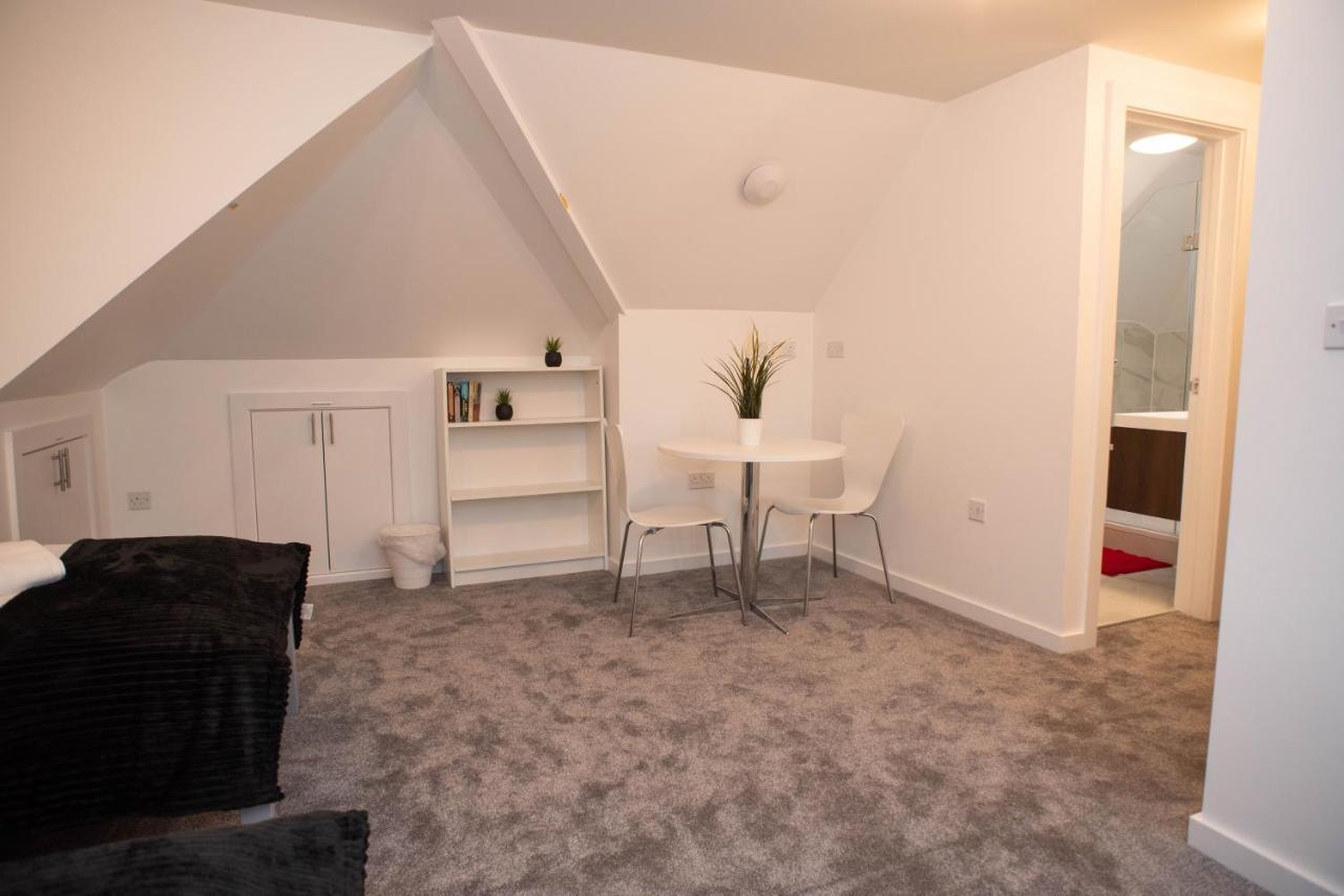 Walnut Flats-F4, 2-Bedroom With Ensuite - Parking, Netflix, Wifi - Close To Oxford, Bicester & Blenheim Palace Kidlington Exteriör bild